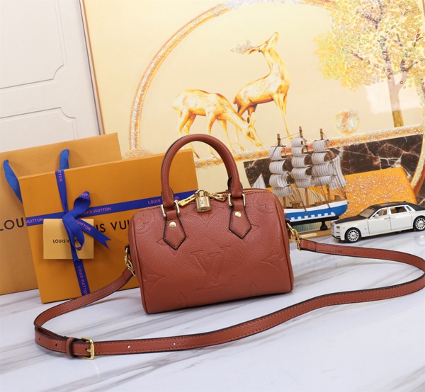 ルイヴィトンバッグ側面デザイン